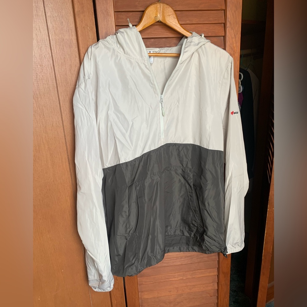 Men’s hooded windbreaker